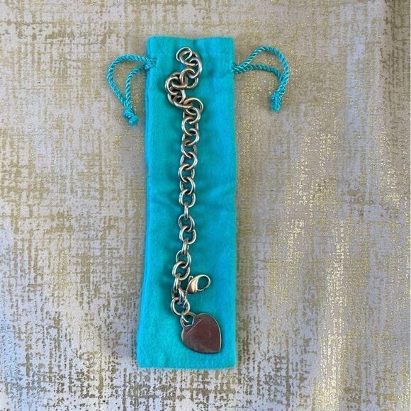 Tiffany & Co Silver 925 Classic Heart Charm Bracelet. Engravable. Pouch - Picture 5 of 11